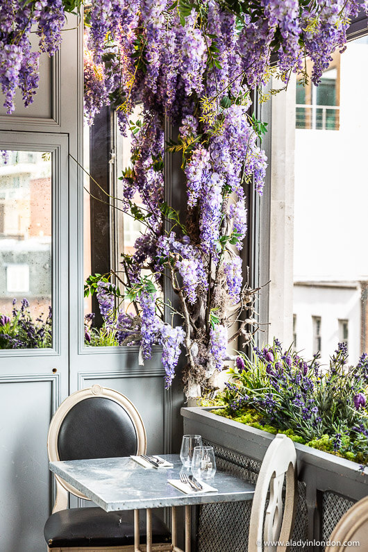 Pretty Cafe in London