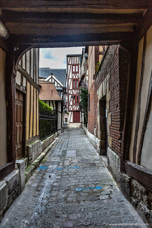 Rue des Chanoines, Rouen, France