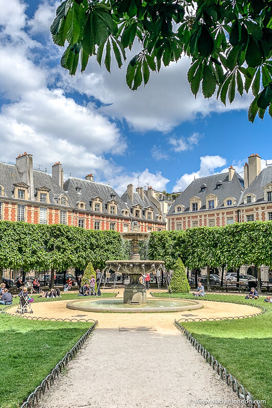 Place des Vosges, Marais, Paris