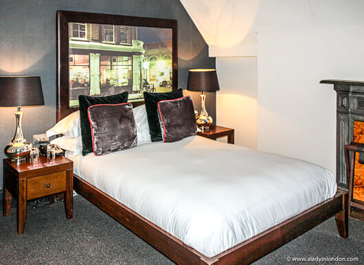 Room at the Fox & Anchor Pub in London