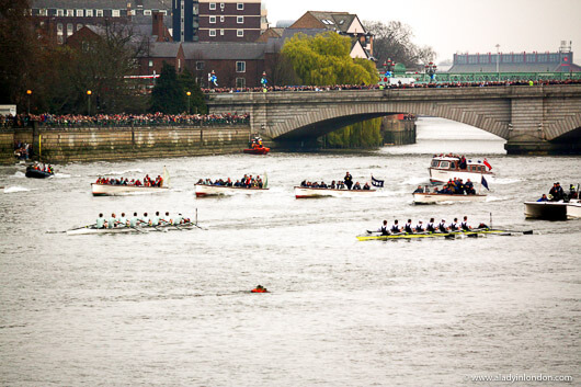 Start of the Oxford Cambridge Boat Race in London