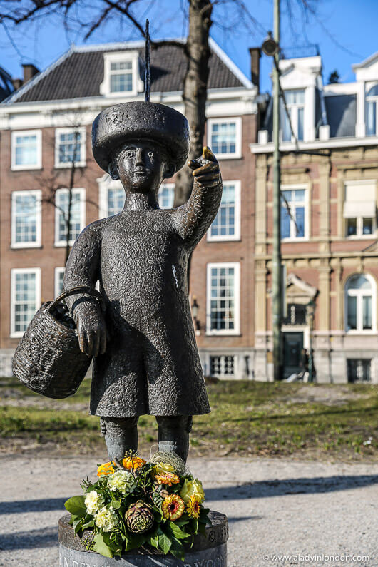 Sculpture in The Hague, Netherlands