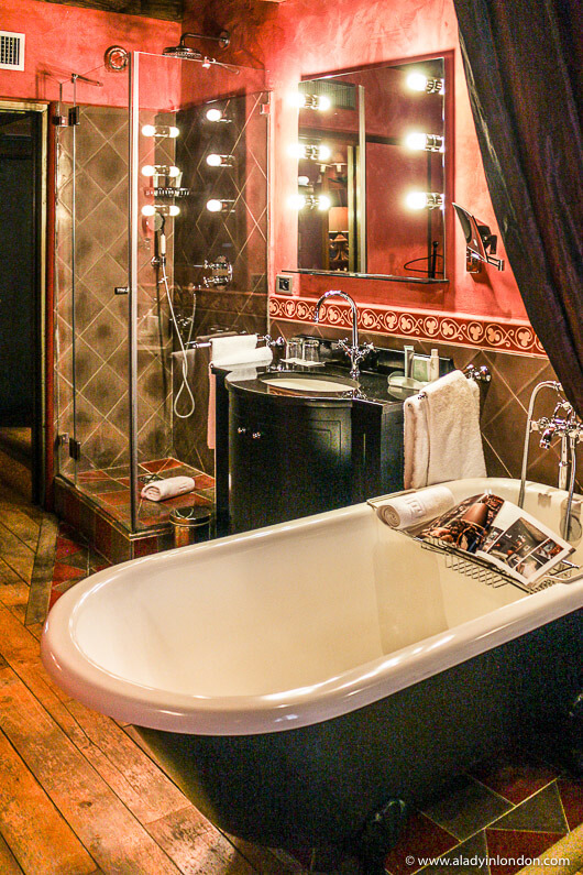 Room at Le Cour des Loges in Lyon