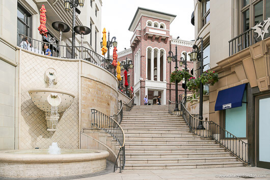 Steps on Via Rodeo to Wilshire Boulevard from Clueless
