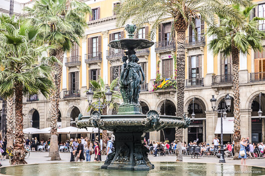 Placa Reial for a Barcelona Travel Guide