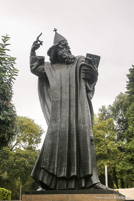 Statue of Grgur Ninski, Split
