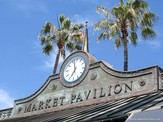 Market Pavilion in Los Angeles