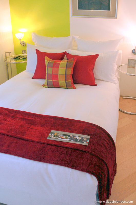 Bedroom in an apartment in Flemings Hotel in Mayfair, London