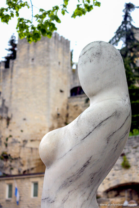 Sculpture of a woman in San Marino