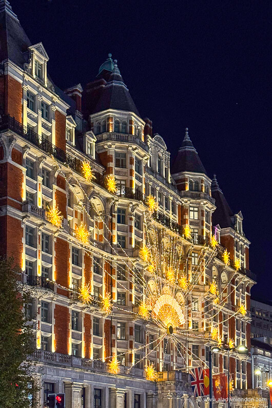 London hotel Christmas lights