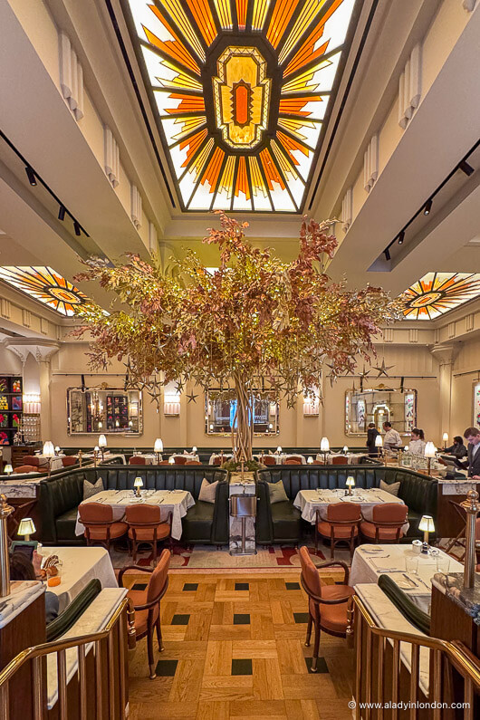 London hotel restaurant at Christmas