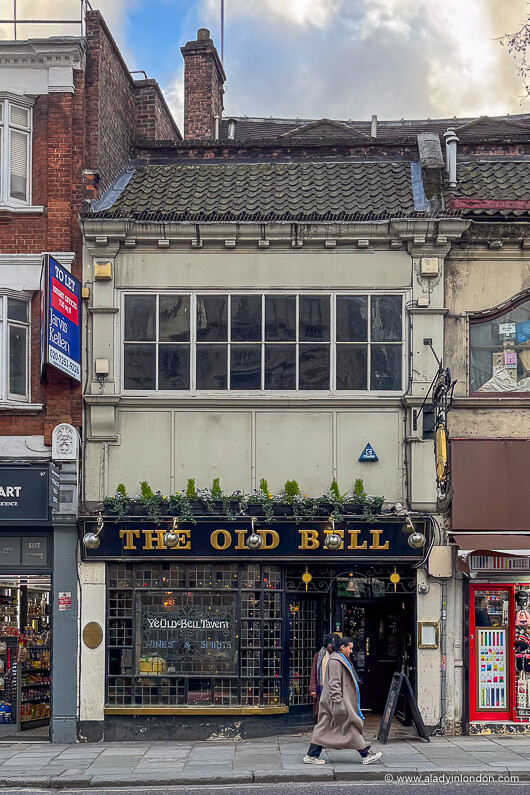 City of London pub exterior