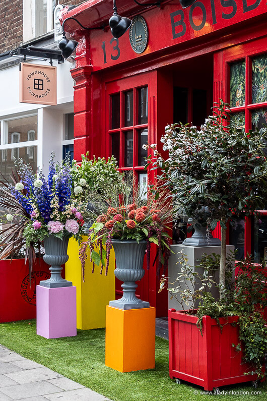 Belgravia in Bloom-Installation von einem Restaurant
