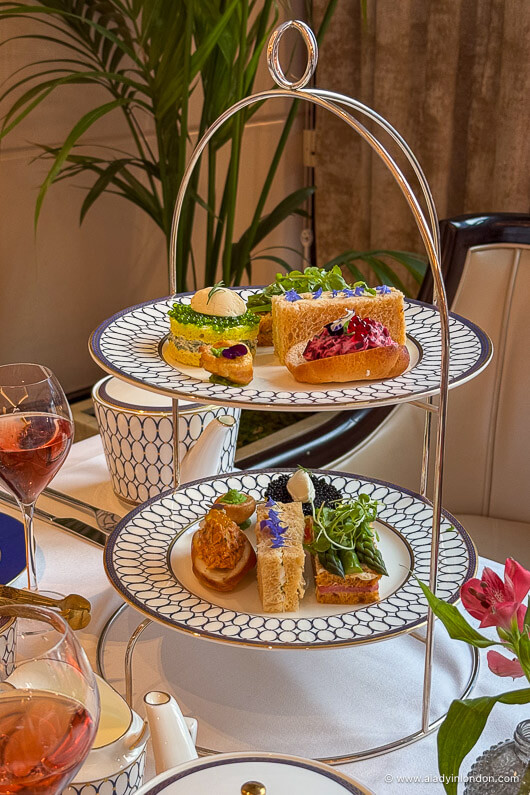 Nachmittagstee-Tablett in Mayfair