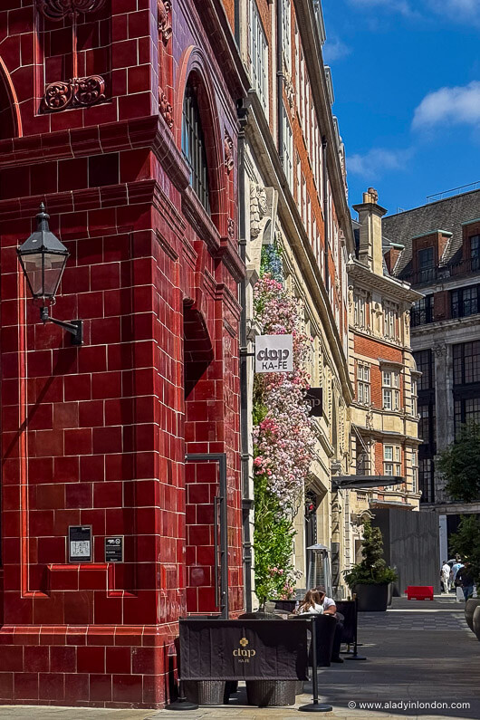 Knightsbridge street