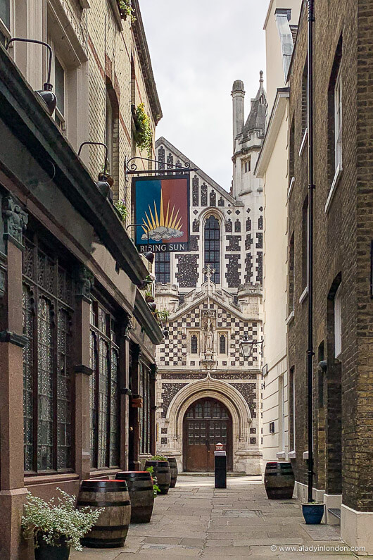 Pub in a Smithfield alley